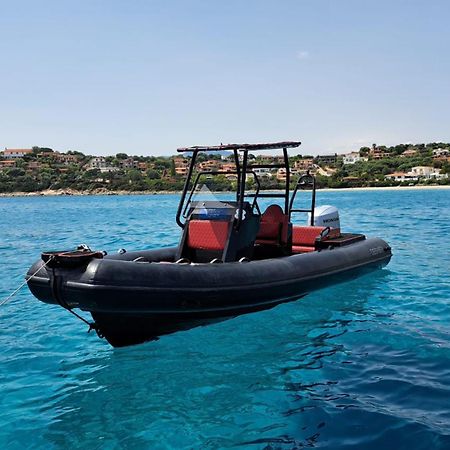 Отель Boat & Breakfast Lucretia, Luxury Yacht Арбатакс Экстерьер фото