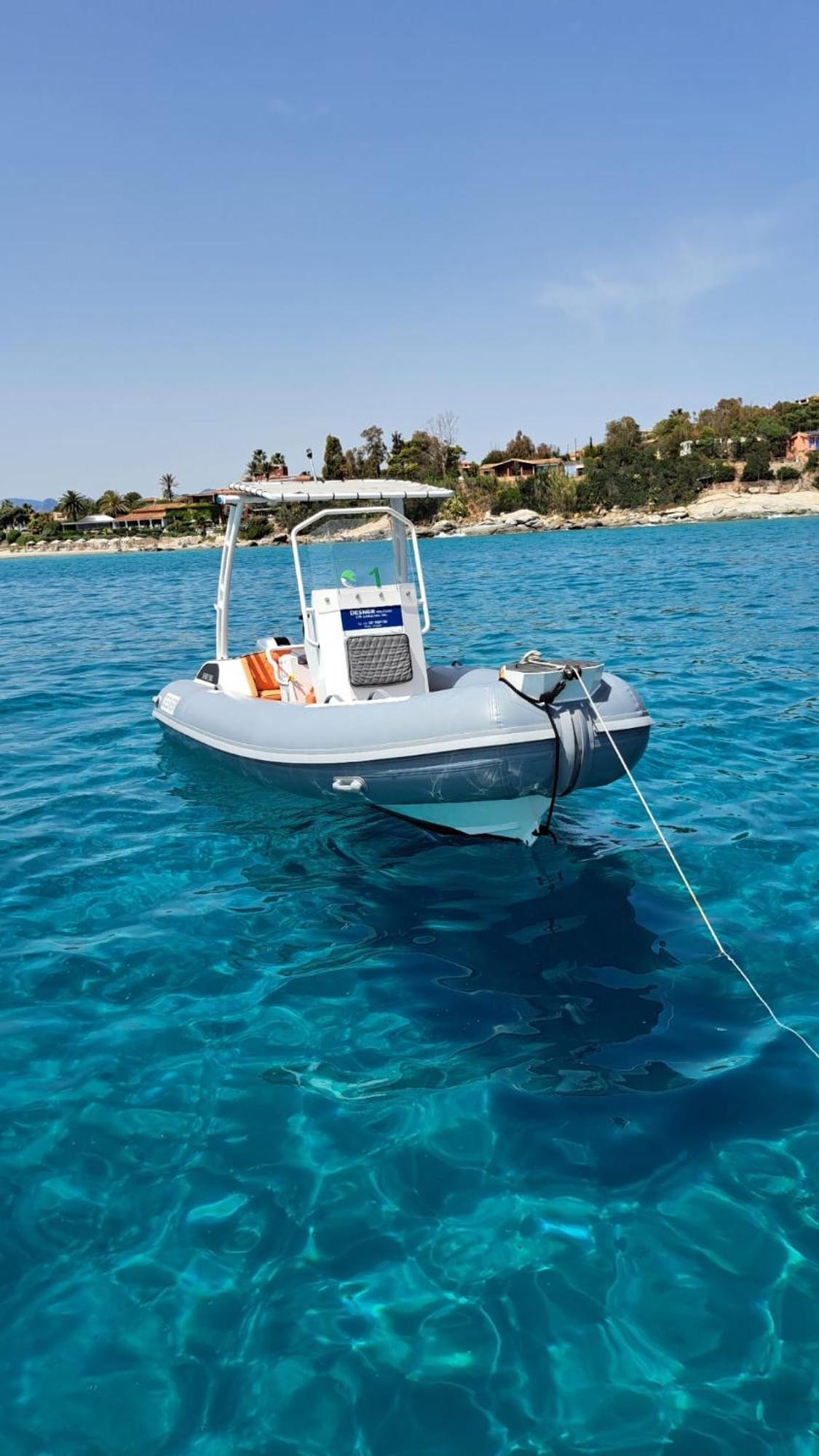 Отель Boat & Breakfast Lucretia, Luxury Yacht Арбатакс Экстерьер фото